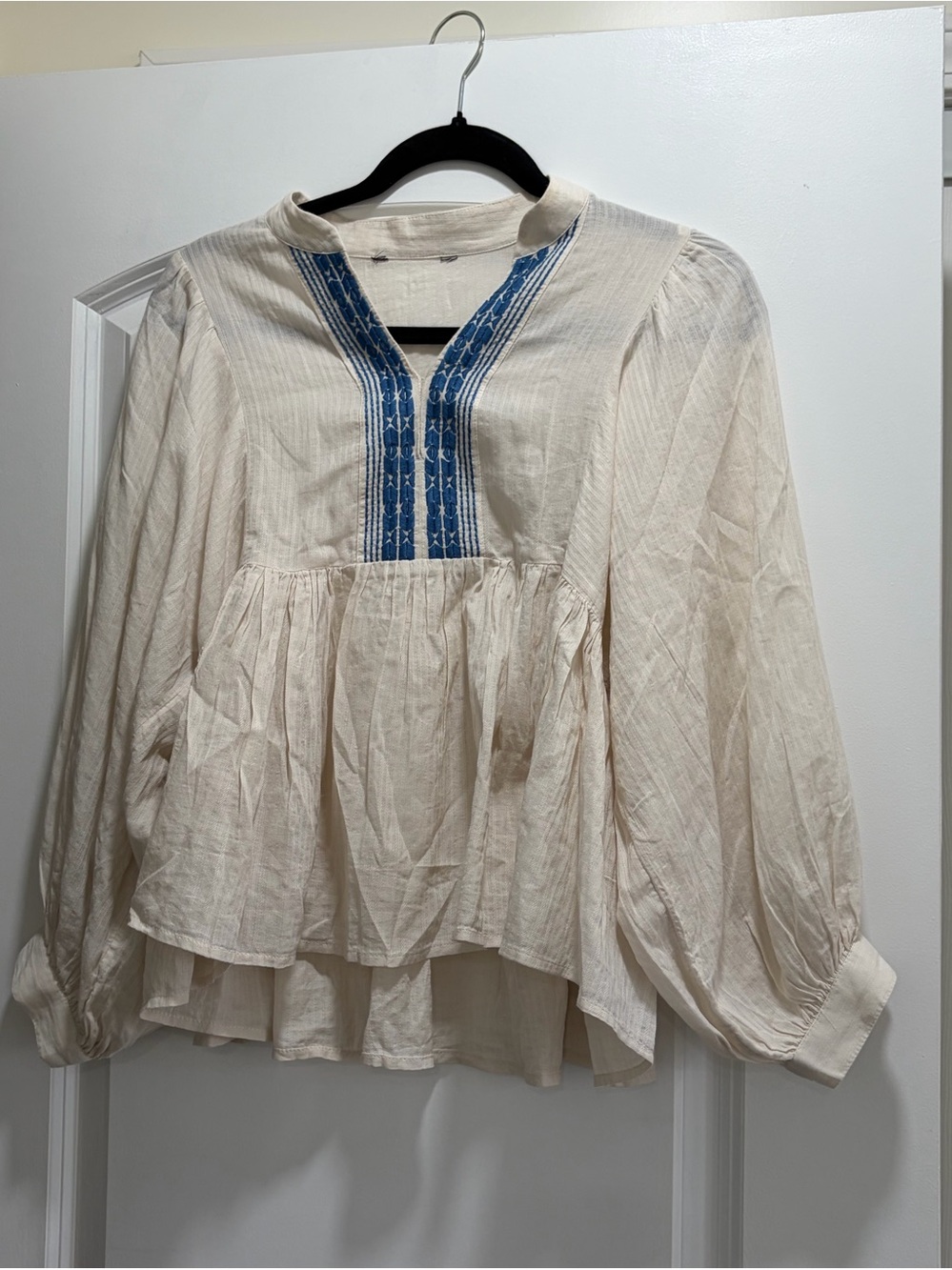 Banana Republic Ivory & Blue Embroidered Boho Peasant Blouse